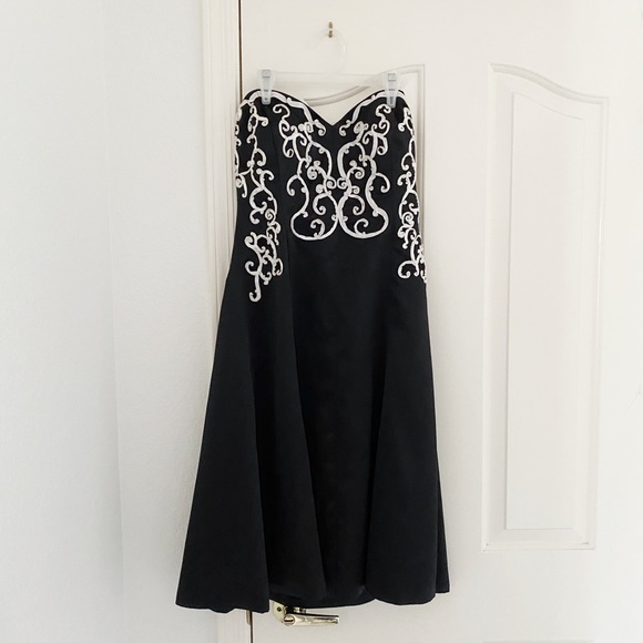 White House Black Market Dresses & Skirts - White House Black Market Strapless Cocktail Dress